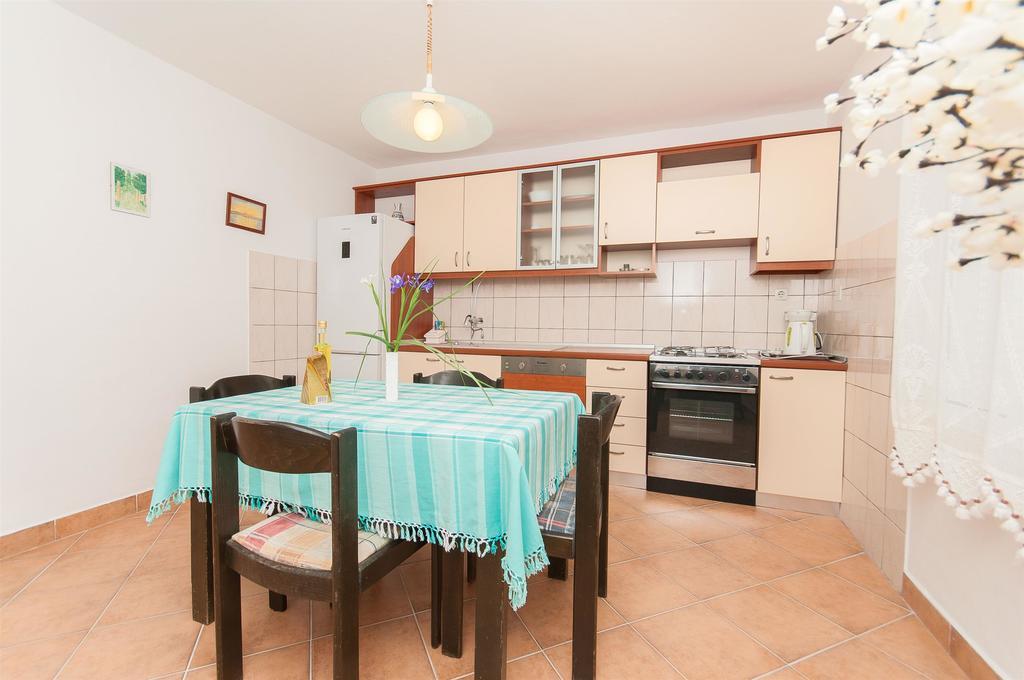 Apartments Milka Vodice Ngoại thất bức ảnh