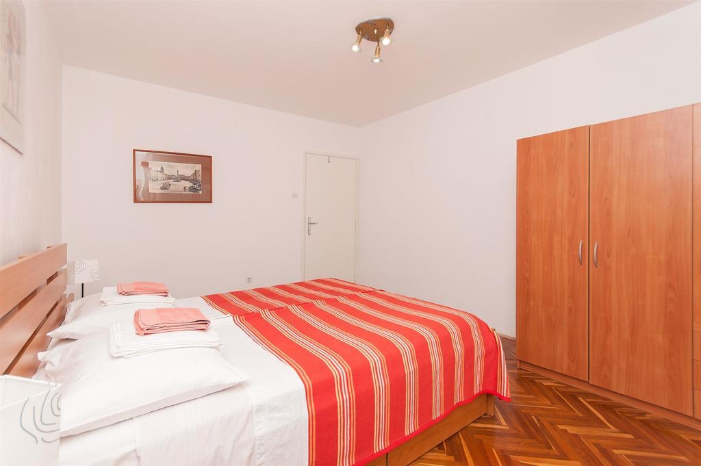 Apartments Milka Vodice Ngoại thất bức ảnh