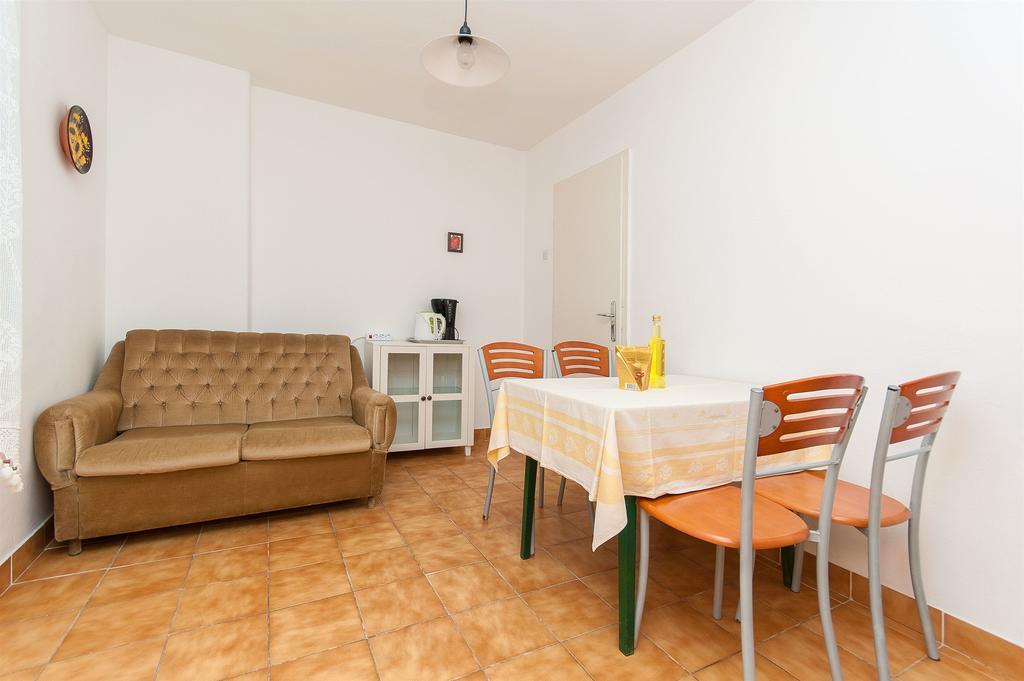 Apartments Milka Vodice Ngoại thất bức ảnh